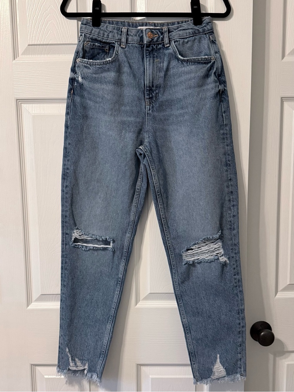 Zara High Waisted Distressed Mom Jeans Light Wash Ripped Women’s US 4